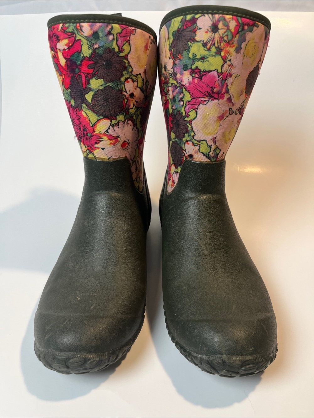 Women’s Sz 11 Floral Muck Boots - Pink/Green